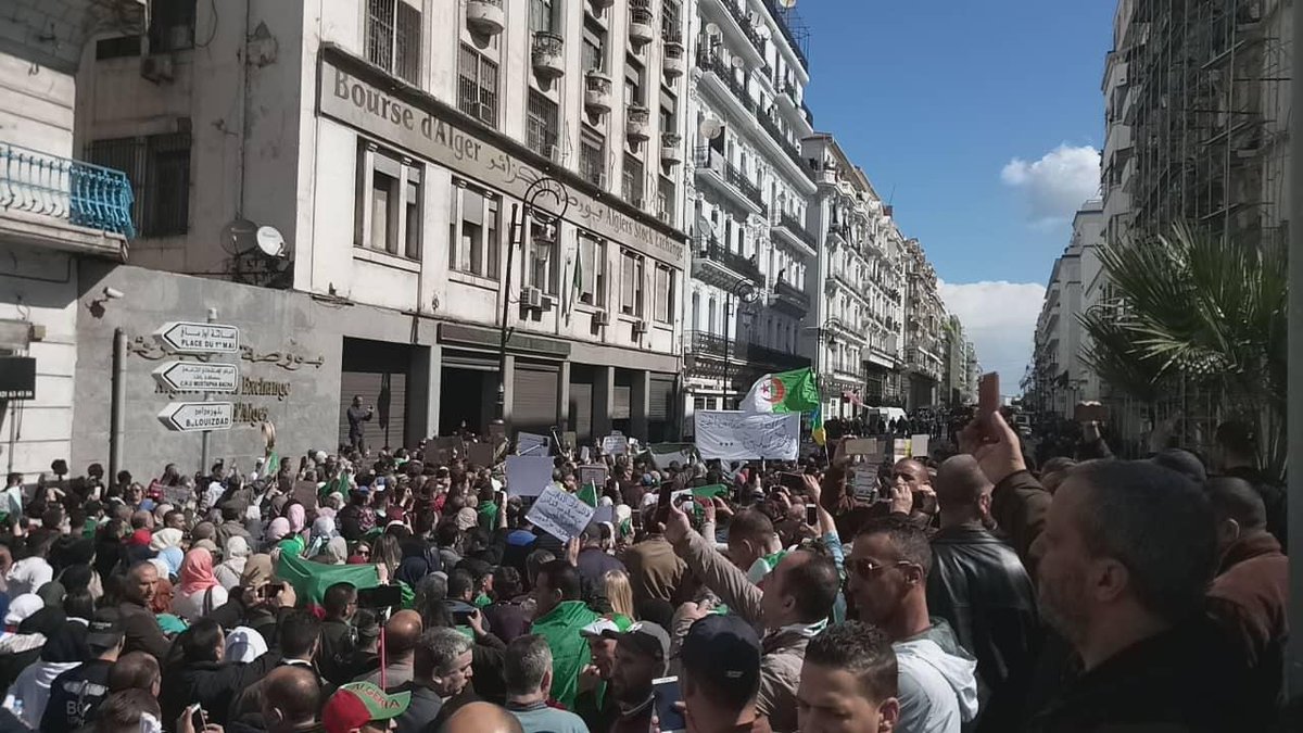 Protest in Algiers right now (Photo: @TSAlgerie)