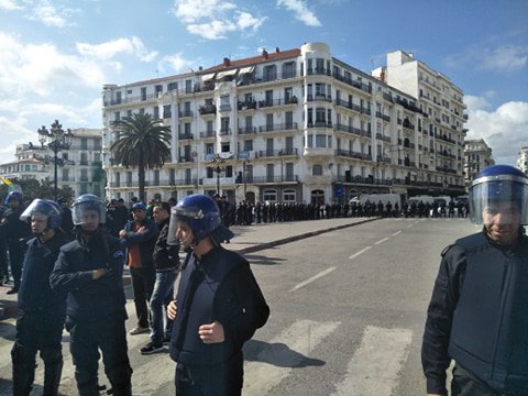 Algiers - Major police forces are deployed near the Grande Poste. (Photos: Imane Aouimeur - TSA)