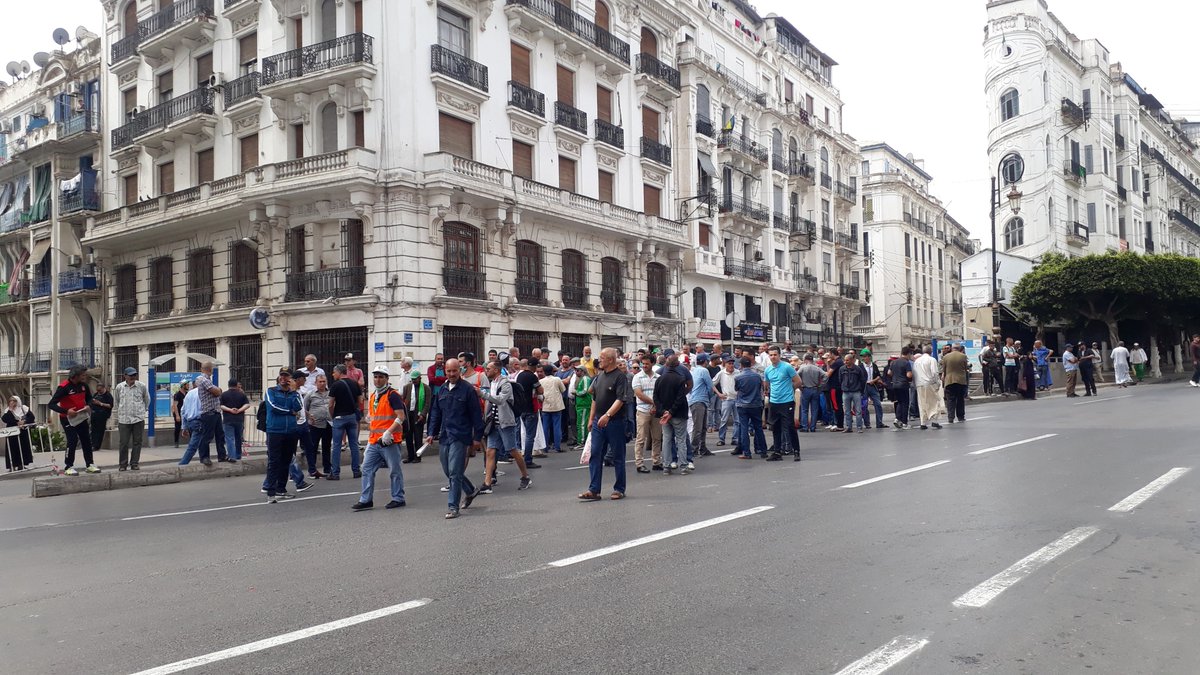 Alger, 14e vendredi : quelques manifestants à la Rue Didouche Mourad mais ils sont silencieux     
