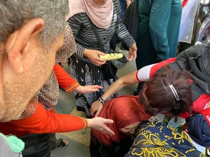 Yani Aidali, un des animateurs du mouvement étudiant, arrêté aujourd'hui à la marche d'Alger.  Des interpellations et des agressions policières ont touché étudiants, femmes, vieux et enfants..   La répression est leur seule et unique arme