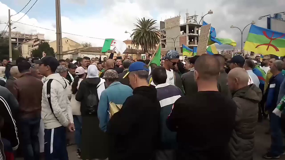 Protesters make an appointment for next Friday in Algiers. Friday, November 1st, Bouira