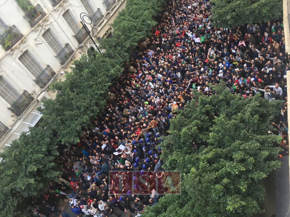 Alger, 12 décembre : la manifestation contre la présidentielle en photos  