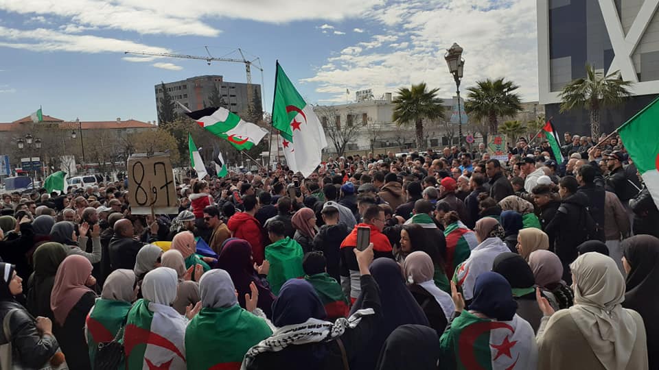 Sétif, an imposing march on the occasion of the 50th Friday. (Credits: Zahir Chabane)