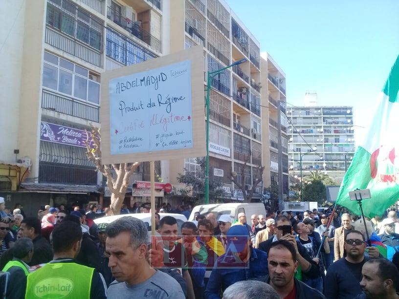 TiziOuzou : foule imposante pour le 54e vendredi (en photo). La marche du 54e vendredi a commencé à Bouira et Bejaia 