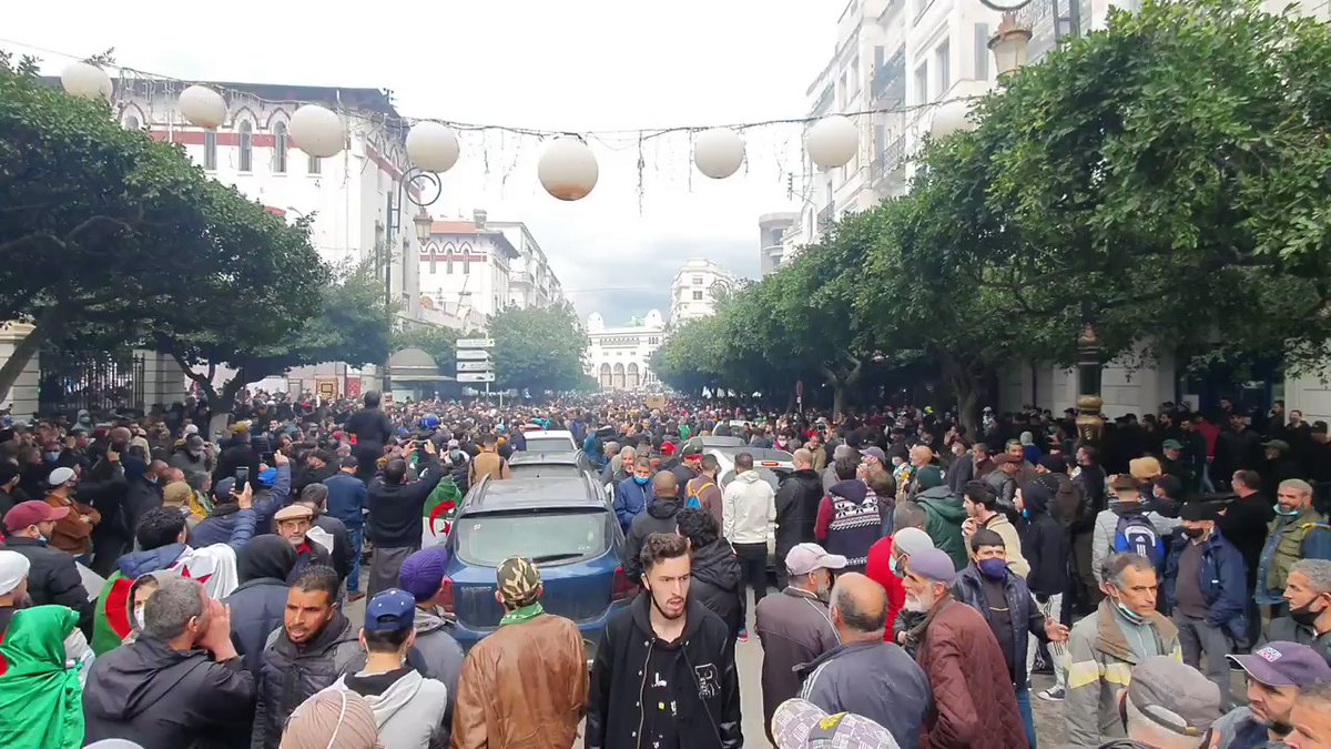 Thousands come out in Algiers to protest coinciding with the 2nd anniversary. Video is Algiers at 4pm -Pro government outlets and state media acknowledged protests happened but said it was to celebrate the 2nd anniversary of movement against the former government   Algeria