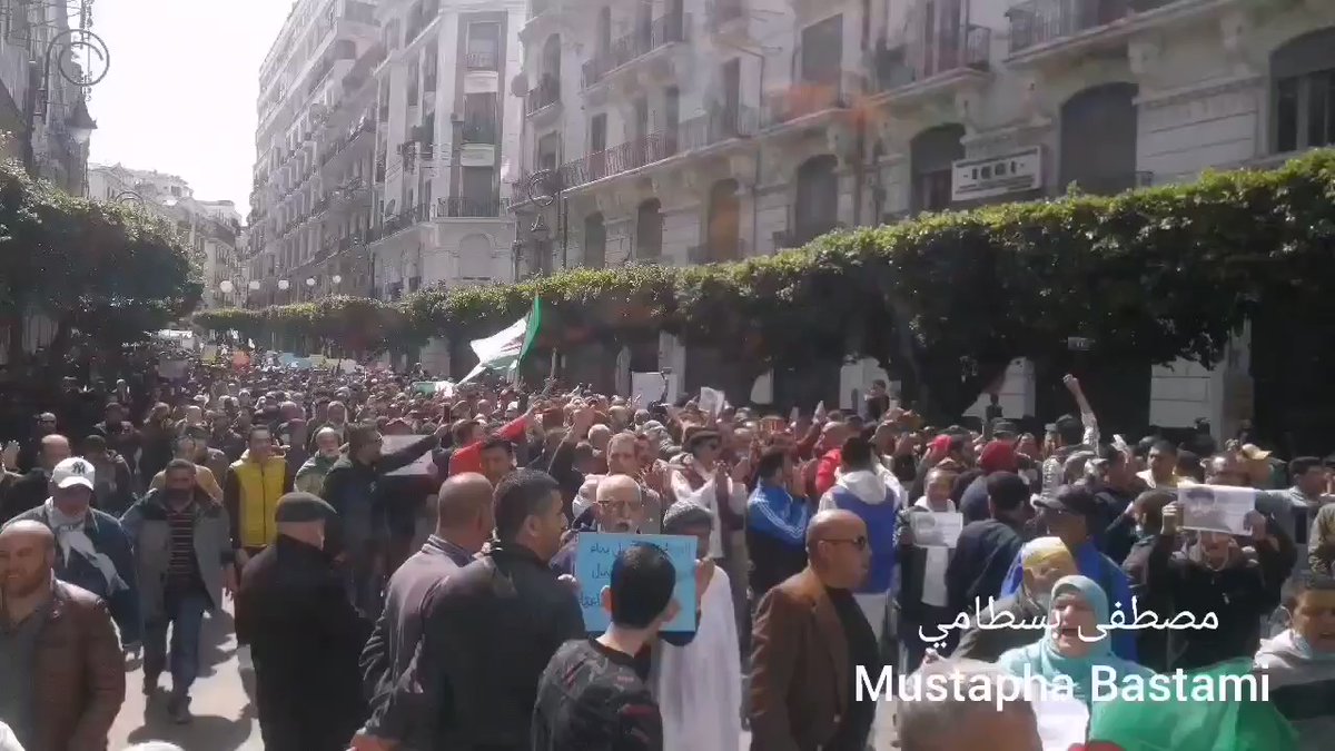 Massive turnout in the capital Algiers for another Hirak protest