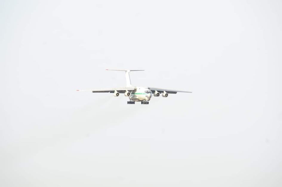 جلب 750 وحدة جديدة من مكثفات الأوكسجين من الصين لفائدة الصيدلية المركزية للمستشفيات o الشحنة تم جلبها عبر طائرة نقل عسكرية تابعة للجيش الوطني الشعبي 